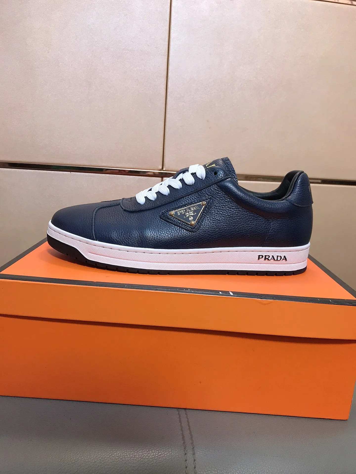 Ex-factory price 380 💎💎🆕Prada's latest casual and fashionable men's shoes👟hot style💥simple and elegant style, exclusive for trendy men. Unique latest brand elements👑, fashionable and generous, the fabric is original imported cowhide, pigskin breathable lining + feet, super comfortable and wear-resistant outsole, classic model taken in kind, size: 38-44